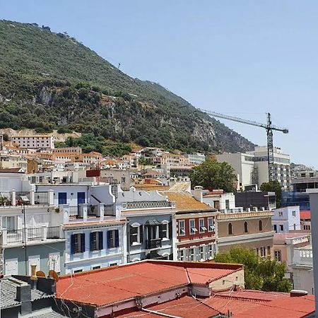 Gibraltar Town Centre Flat With Roof Terrace Exterior foto