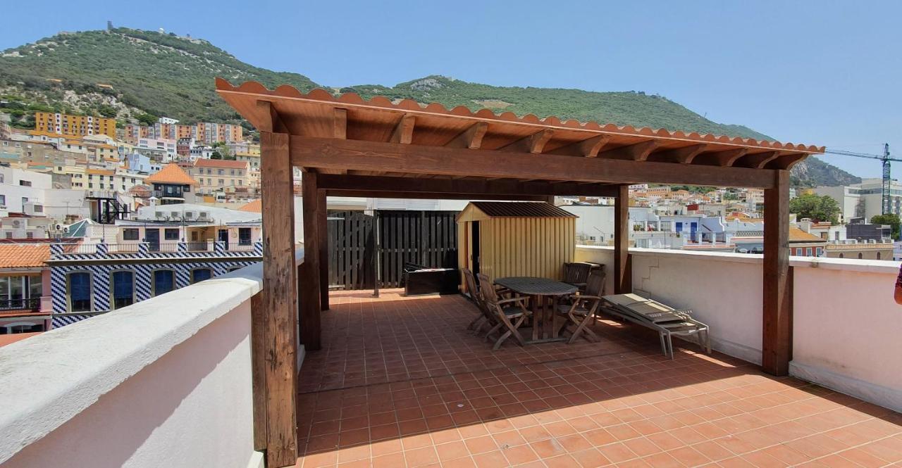 Gibraltar Town Centre Flat With Roof Terrace Exterior foto