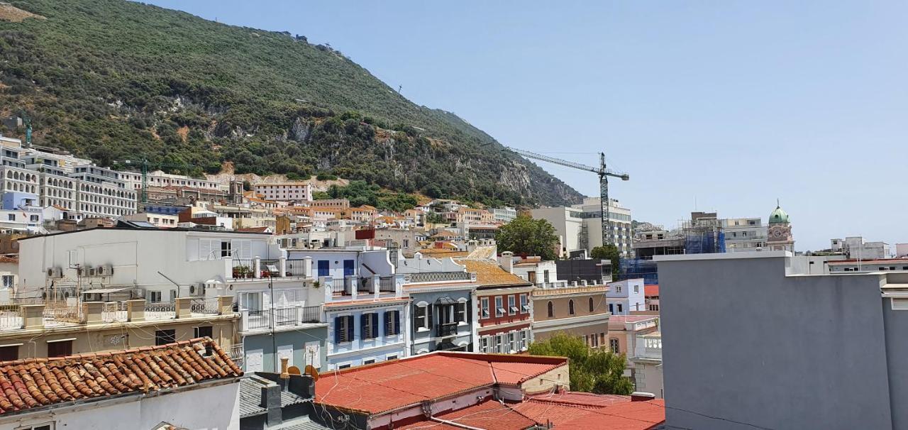 Gibraltar Town Centre Flat With Roof Terrace Exterior foto
