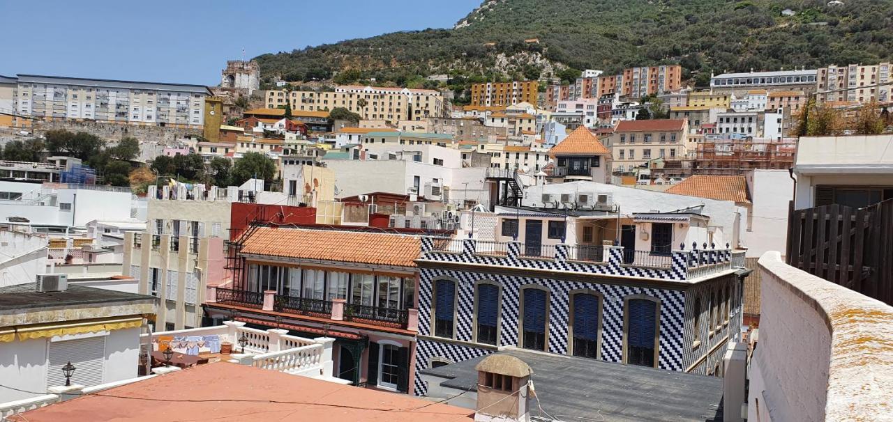 Gibraltar Town Centre Flat With Roof Terrace Exterior foto