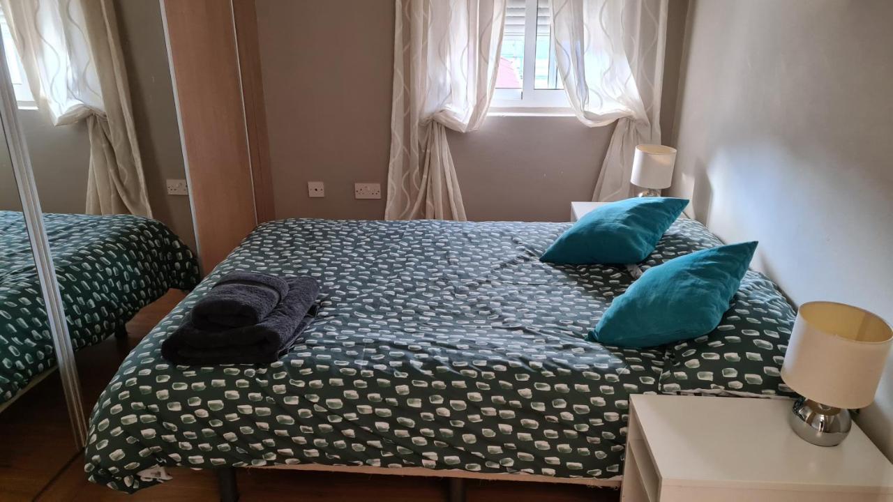 Gibraltar Town Centre Flat With Roof Terrace Exterior foto