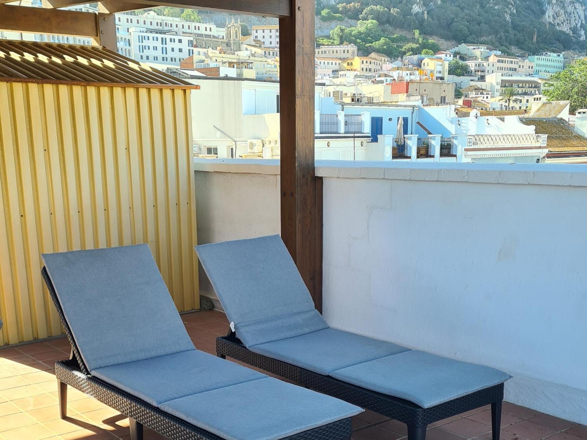 Gibraltar Town Centre Flat With Roof Terrace Exterior foto